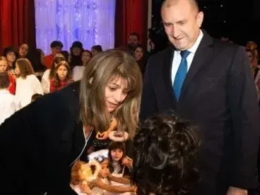 Деси Радева се подмлади с 20 години! Първата дама си направи модерна терапия (СНИМКИ)