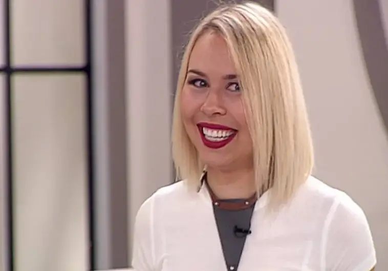 Джанаварова рови с нокти за паричката