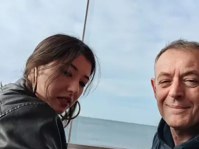 Джаро запозна дъщеря си с любовницата (Снимки)