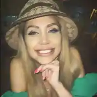 Джулиана Гани с нов любовник! Целуват се в дискотека, отлетяха в Шри Ланка