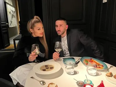 Джулката влюбена до уши в поредния си (Феновете й го намират за ниска класа) + Снимка от спалнята