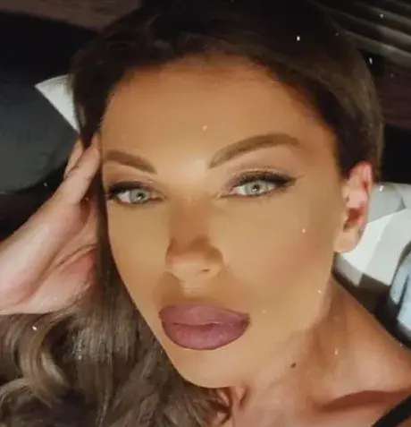 Емануела бясна: Някой да спре Кунчев да затваря заведения!