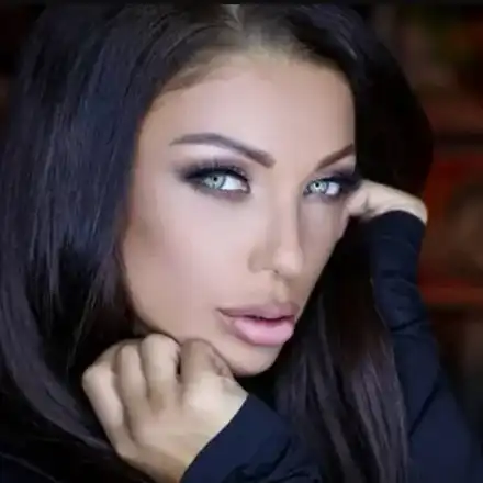 Емануела призна за ново гадже! Вижте какво й отговорил, когато му казала, че го обича