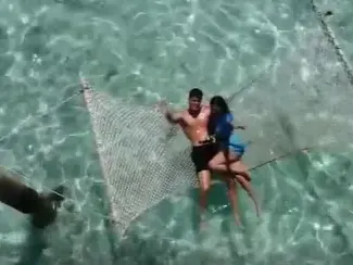 Гаджето на капитана на ЦСКА не обича дрехите (Горещи снимки)