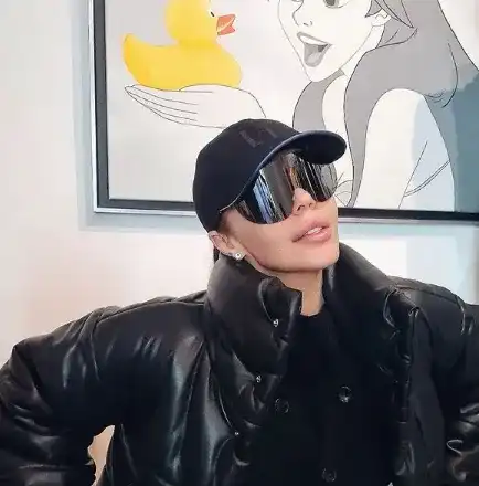 Галена черпила Азис със суджук от сестра си