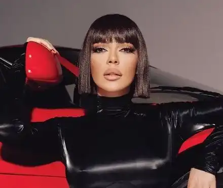 Галена се мята на червено ферари (СНИМКИ)