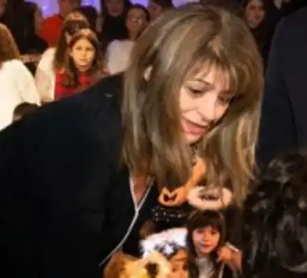 Генерал Деси шокира с ново лице (СНИМКИ)