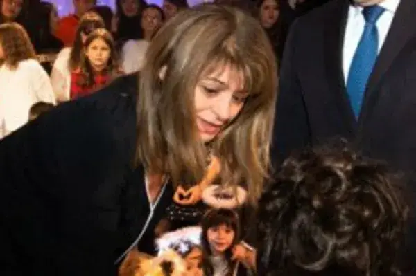 Генерал Деси шокира с ново лице (СНИМКИ)