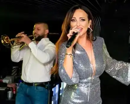 Глория с прощален концерт преди да затворят чалготеките (Снимки)