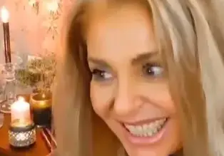 Хилда Казасян прави ароматни свещи