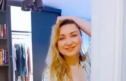 Изплува от мрака: Галя от „Каризма”  ще пръсне сутиена (Снимка)