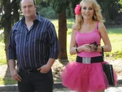 Жената на Краси Радков изригна: Какъв развод?! Глупости! (Семейството живее щастливо със сина си)