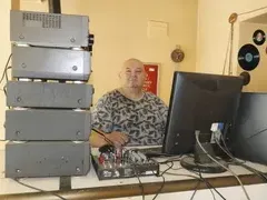 Ковид-19 отне  живота на  музикалния бос  Иван Унисона