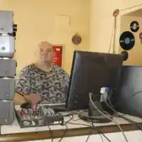 Ковид-19 отне  живота на  музикалния бос  Иван Унисона