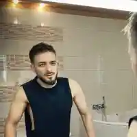 Криско закъса с ухото, в частна клиника се гаврят със звездния пациент