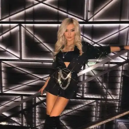 Лидия показа секси тяло