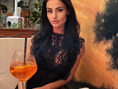 Лорд Минчев с модни забележки:  Криско готов за дует Каризма, Галя от Сатен – лошо облечена топлийка и още + СНИМКИ