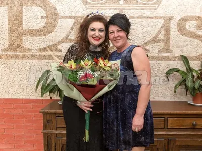 Лорд Минчев с модни забележки:  Моника облечена в обувка, Наско – Червената шапчица или вълкът? + още и СНИМКИ