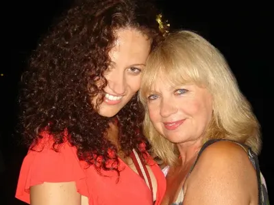 Майката на Белослава се издържа като интериорен дизайнер