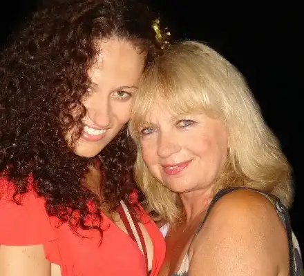 Майката на Белослава се издържа като интериорен дизайнер