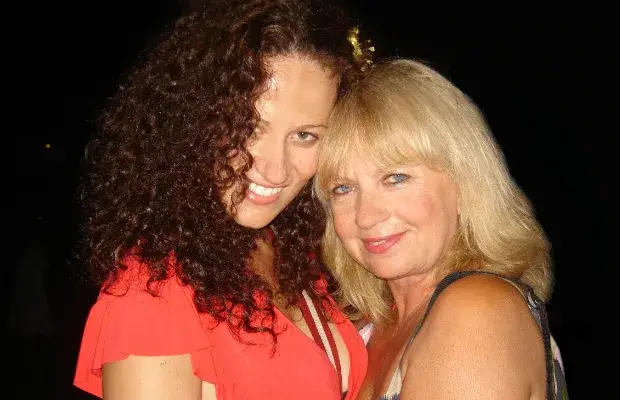 Майката на Белослава се издържа като интериорен дизайнер