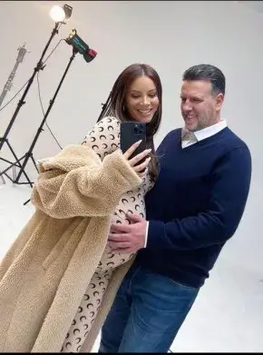 Малко преди да роди: Емилия се показа с бременното коремче (Фото)