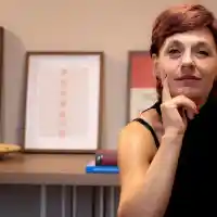 Мама Божка стана учителка без заплата