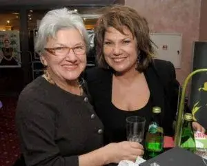 Марта Вачкова подари прахосмукачка на майка си