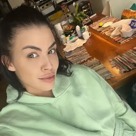 Надувка! Деси Цонева закусва с хайвер за 900 лв.