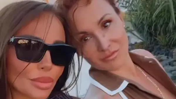 Николета първа дружка със свекървата