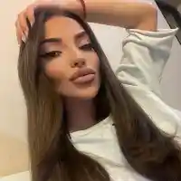 Ново гадже глези Мис Силикон с чанта за 10 бона (Снимка)