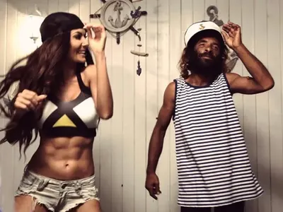 Плеймейтки и поп-фолк певици жалят за Наско! Умря като куче на улицата, тъжи певецът Ави Бенеди