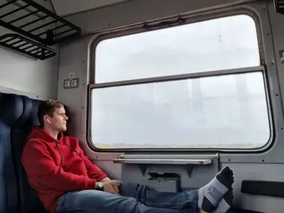 Победителят от „Игри на волята“ Андрей Гридин движи с влака