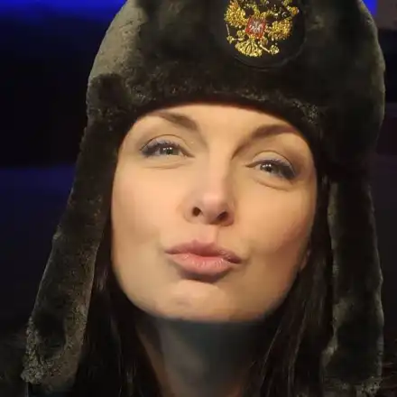 Пробив в Русия! Нашата Жени влезе в мокрите сънища на братушките (Снимки)