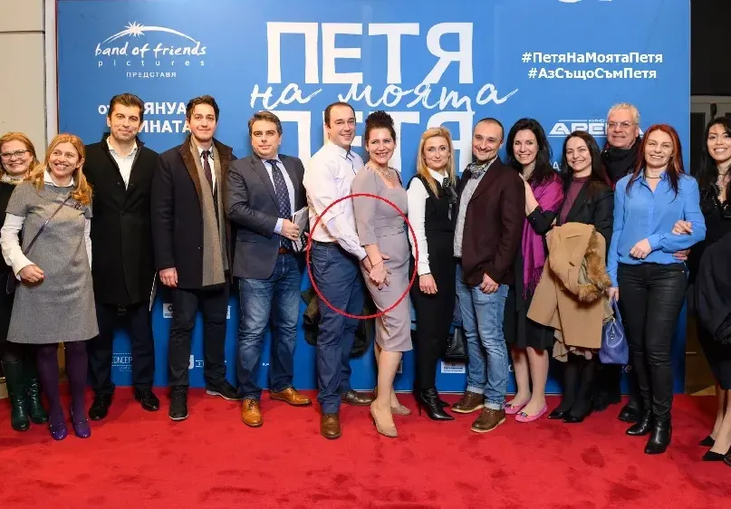 Простащина: Може ли вицепремиер  да бъде хванат публично за д-то?