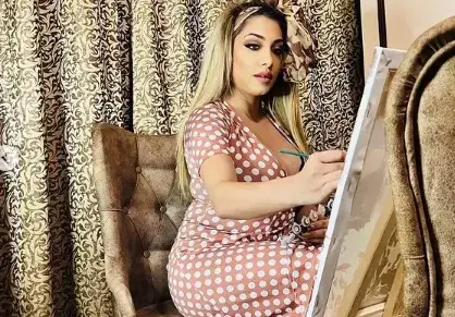 Роксана станa художник