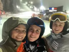 Русото Барби във фолка Гергана напомни за себе си (СНИМКИ)