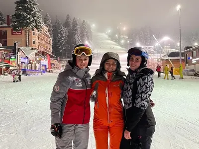 Русото Барби във фолка Гергана напомни за себе си (СНИМКИ)