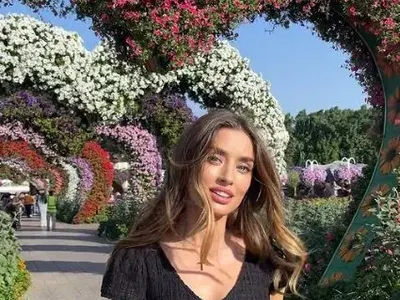 Саня Борисова вае супер тяло с йога (ФОТО)