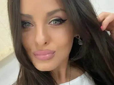 Щерката на Глория се уреди в Би Ти Ви