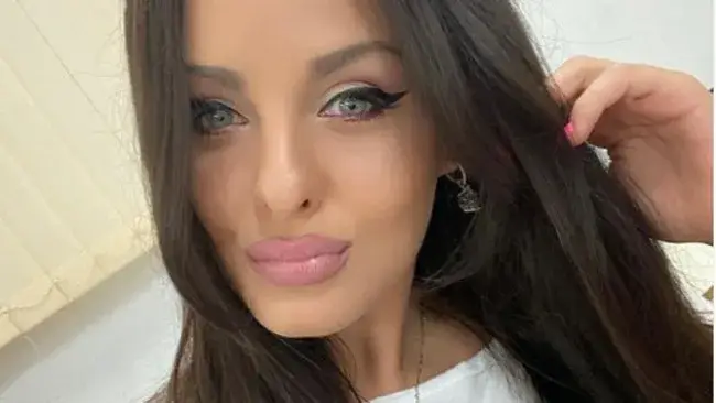 Щерката на Глория се уреди в Би Ти Ви