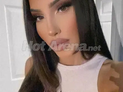 Щерката на Мая и Магапаса  - убийствена мацка с перфектни мерки и ангелски глас (Снимки)