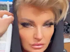 Силвена Роу „изби рибата“, показа  бюста си  за ново предаване