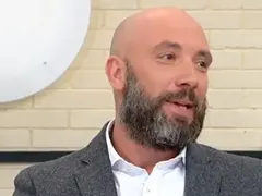 След като му отмениха постановка: Захари Бахаров избяга на топло