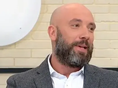 След като му отмениха постановка: Захари Бахаров избяга на топло