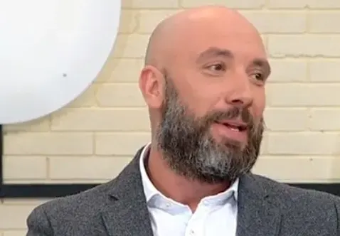 След като му отмениха постановка: Захари Бахаров избяга на топло