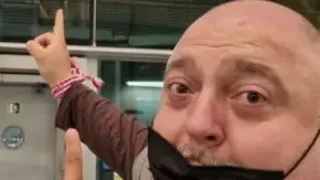 Свалиха Ути Бъчваров от самолета (5 минути не стигнали на кулинаря за валидна ваксинация)