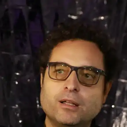 Тео Ушев се жалва: Българи ме проклинат  „да пукна“, че съм с COVID след три ваксини