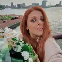 Вики Георгиева стана брюнетка! Харесва ли ви новата й визия