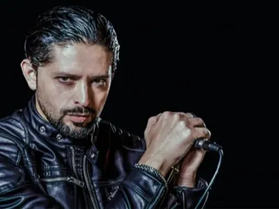 Заплашвал  ли е жена си  Рони Ромеро? (Чилиецът пее на „Евровизия” въпреки делото срещу него в Испания)